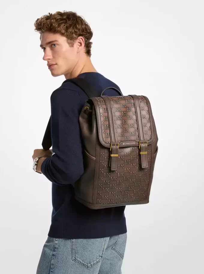 Colby Orta Boy Logo Kabartmalı Cilalı Deri Sırt Çantası