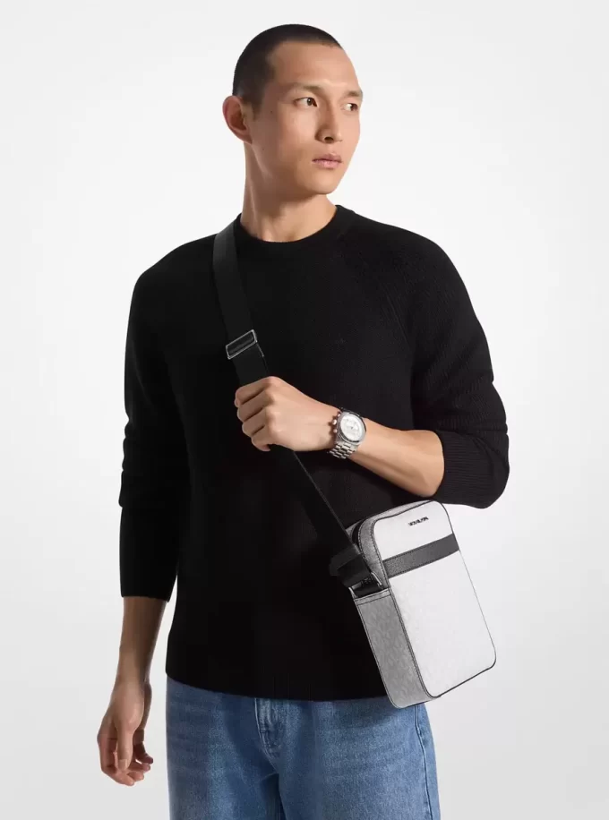 Cooper İmzalı Logolu Uçuş Çantası Cooper İmzalı Logolu Uçuş Çantası