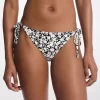 Çiçek Desenli Üçgen Bikini Altı