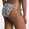 Çiçek Desenli Üçgen Bikini Altı